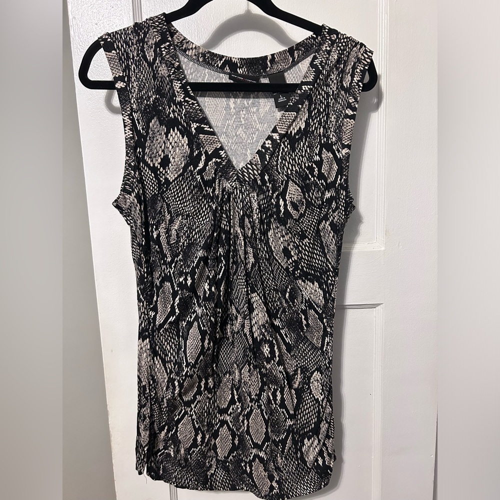 Women’s top size L